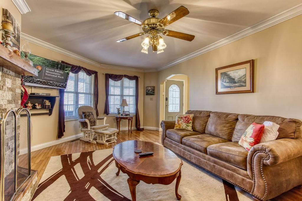Ober Hideaway, Hot Tub, Wifi, 1089 Free Tickets Each Paid Day, Dollywood And More Gatlinburg Dış mekan fotoğraf